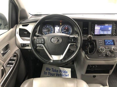 2020 Toyota SIENNA XLE 3.5L XLE 8 Passenger