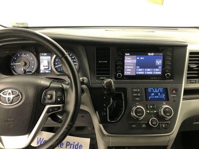 2020 Toyota SIENNA XLE 3.5L XLE 8 Passenger