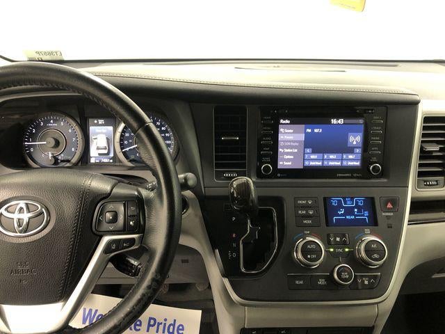 2020 Toyota SIENNA XLE 3.5L XLE 8 Passenger