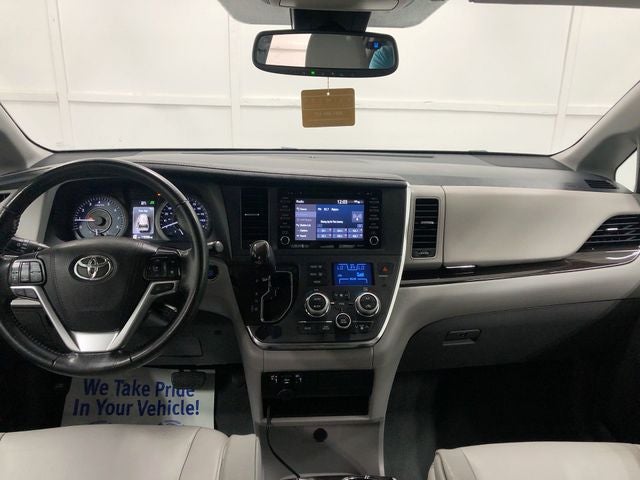 2019 Toyota Sienna XLE 8 Passenger