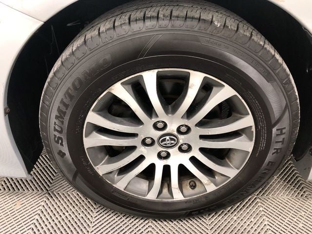 2019 Toyota Sienna XLE 8 Passenger