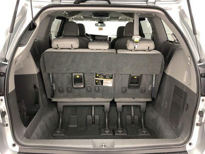 2019 Toyota Sienna XLE 8 Passenger
