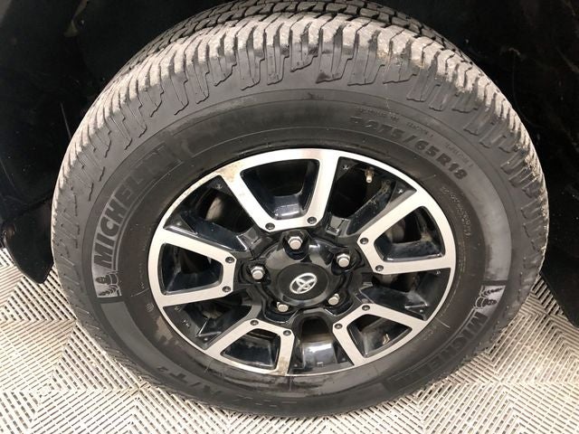 2015 Toyota TUNDRA 4X4 SR5 CrewMax
