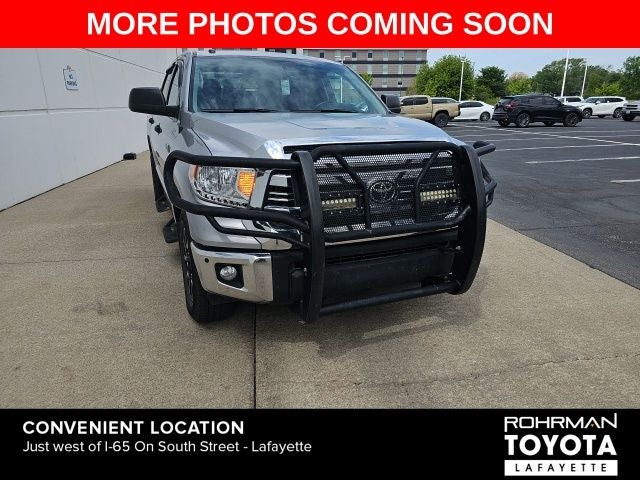 2017 Toyota 4X4 TUNDRA CREWMAX SR5 5.7L SR5