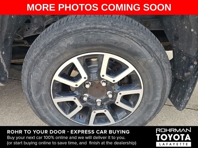 2017 Toyota 4X4 TUNDRA CREWMAX SR5 5.7L SR5