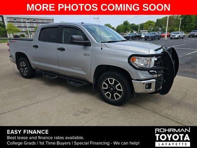 2017 Toyota 4X4 TUNDRA CREWMAX SR5 5.7L SR5