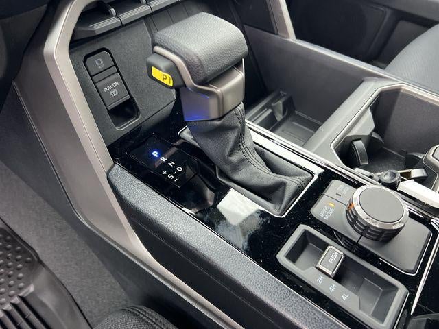 2025 Toyota TUNDRA 4X4 SR5