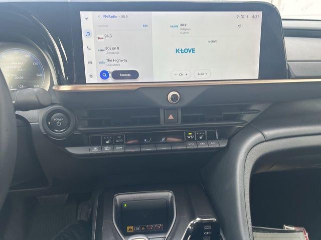 2024 Toyota CROWN XLE