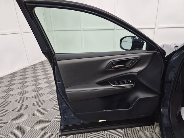 2025 Toyota CROWN Nightshade