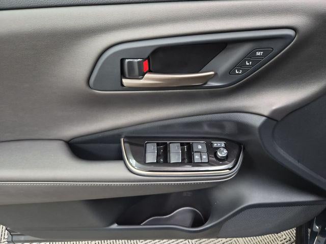 2025 Toyota CROWN Nightshade