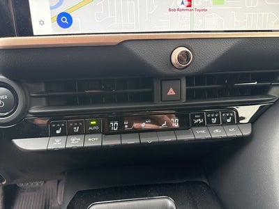 2025 Toyota CROWN SIGNIA Limited