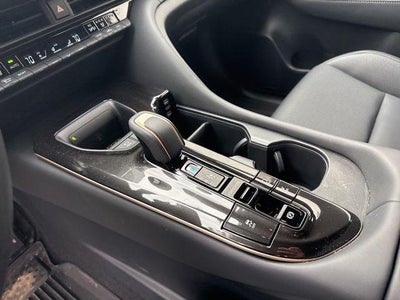 2025 Toyota CROWN SIGNIA Limited