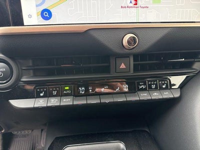 2025 Toyota CROWN SIGNIA Limited