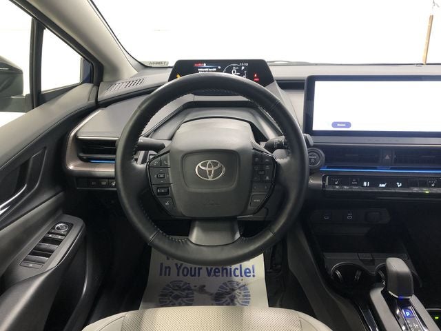 2024 Toyota PRIUS XLE