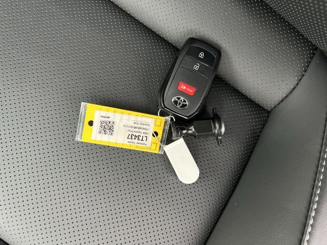 2024 Toyota PRIUS XLE