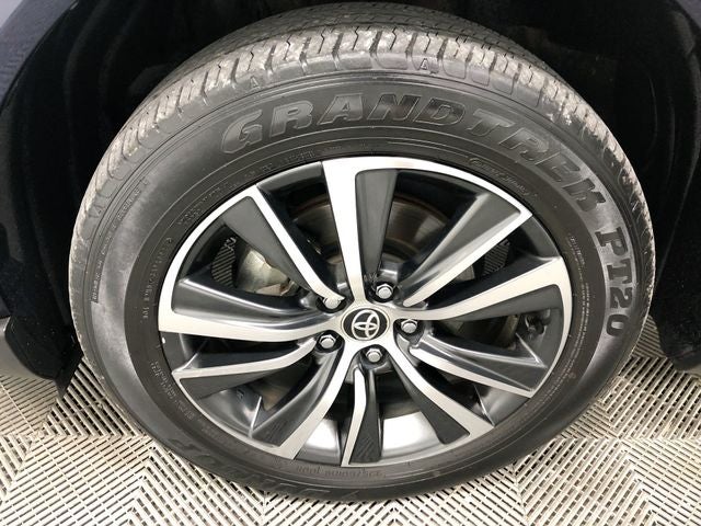 2024 Toyota Venza LE