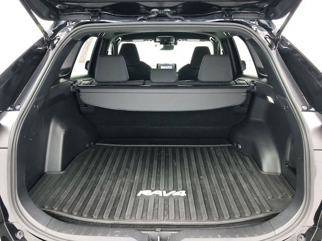 2022 Toyota RAV4 SE - Photo 23
