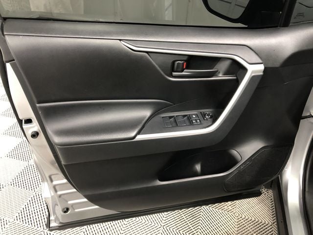 2019 Toyota RAV4 HYBRID LE