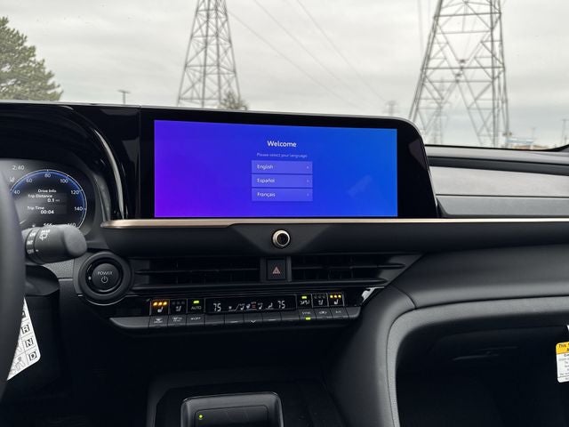 2025 Toyota Toyota Crown Signia Limited